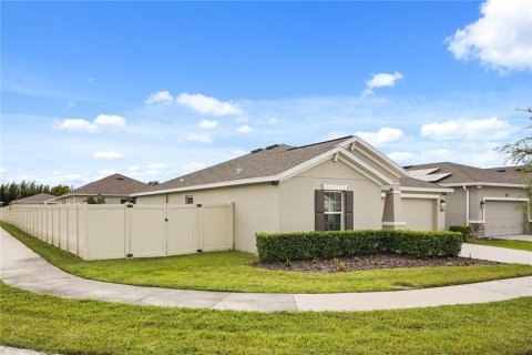 Villa ou maison à vendre à Kissimmee, Floride: 3 chambres, 144.93 m2 № 2398715 - photo 2