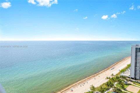 Condo à Hallandale Beach, Floride, 1 chambre  № 2145726