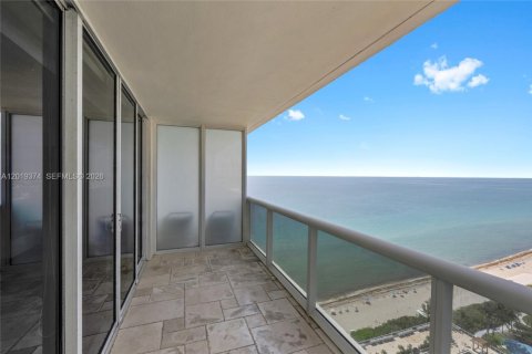 Copropriété à vendre à Hallandale Beach, Floride: 1 chambre, 75.34 m2 № 2145726 - photo 19
