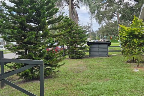 Immobilier commercial à vendre à Tampa, Floride: 5 chambres, 187.29 m2 № 2424298 - photo 9