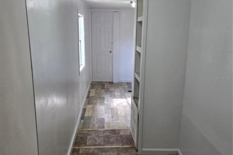 Immobilier commercial à vendre à Tampa, Floride: 5 chambres, 187.29 m2 № 2424298 - photo 17