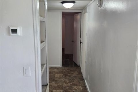 Immobilier commercial à vendre à Tampa, Floride: 5 chambres, 187.29 m2 № 2424298 - photo 16
