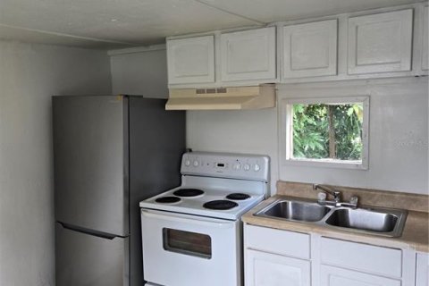Immobilier commercial à vendre à Tampa, Floride: 5 chambres, 187.29 m2 № 2424298 - photo 13