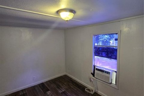 Immobilier commercial à vendre à Tampa, Floride: 5 chambres, 187.29 m2 № 2424298 - photo 18