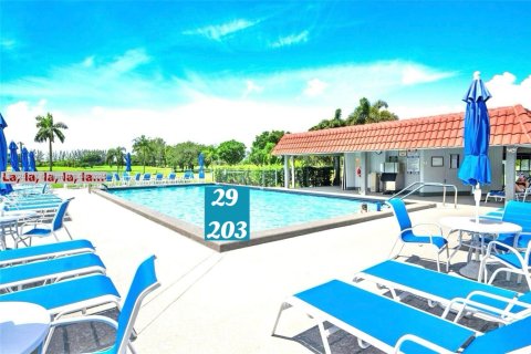 Condo in Pembroke Pines, Florida, 2 bedrooms  № 1962579 - photo 28