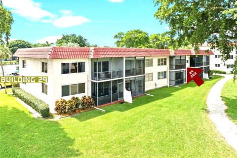 Condo in Pembroke Pines, Florida, 2 bedrooms  № 1962579 - photo 22