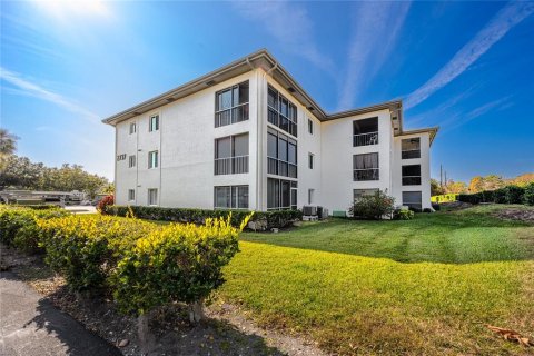 Condo in Clearwater, Florida, 2 bedrooms № 2103098 - photo 3