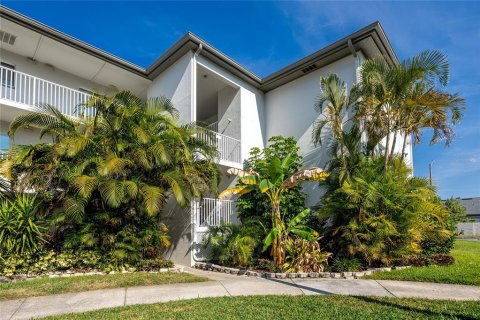 Condo in Clearwater, Florida, 2 bedrooms № 2103098 - photo 4
