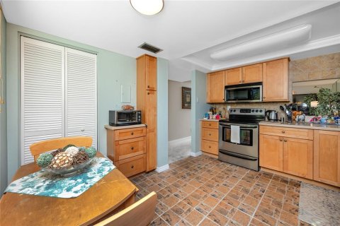 Condo in Clearwater, Florida, 2 bedrooms № 2103098 - photo 14