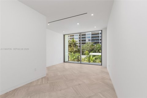 Condo in Miami, Florida, 4 bedrooms  № 2053092 - photo 15
