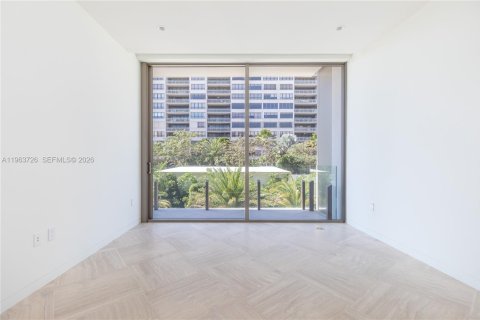 Condo in Miami, Florida, 4 bedrooms  № 2053092 - photo 18