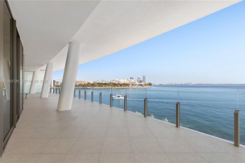 Condo in Miami, Florida, 4 bedrooms  № 2053092 - photo 8