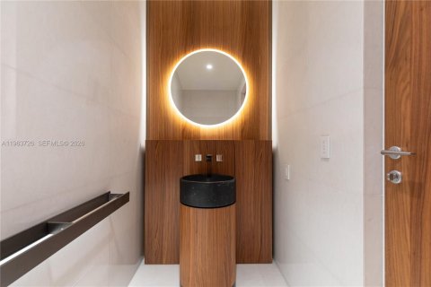 Condo in Miami, Florida, 4 bedrooms  № 2053092 - photo 9