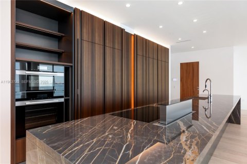 Condo in Miami, Florida, 4 bedrooms  № 2053092 - photo 4