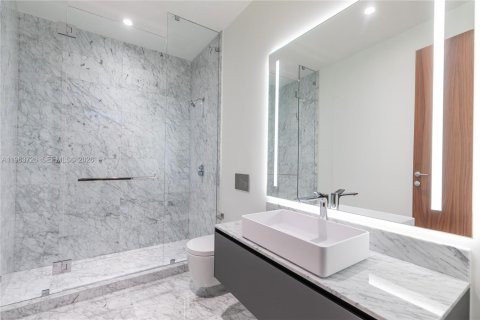 Condo in Miami, Florida, 4 bedrooms  № 2053092 - photo 16