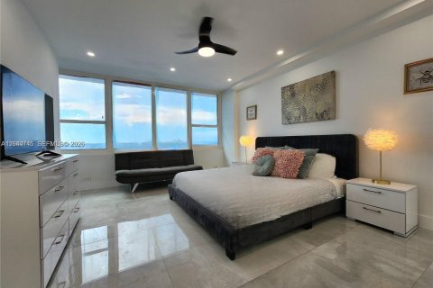 Condo in Hollywood, Florida, 2 bedrooms № 2088111 - photo 14
