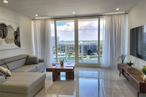 Condo in Hollywood, Florida, 2 bedrooms № 2088111 - photo 6