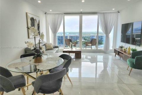 Condo in Hollywood, Florida, 2 bedrooms № 2088111 - photo 7