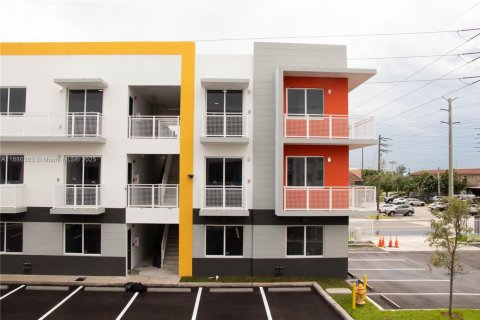 Appartement à Hialeah, Floride 2 chambres, 75.81 m2 № 2169614