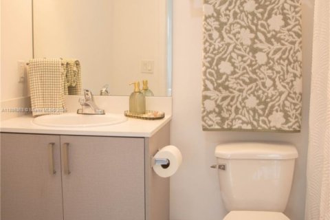 Appartement à louer à Hialeah, Floride: 2 chambres, 75.81 m2 № 2169614 - photo 7