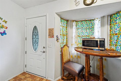 House in Hudson, Florida 2 bedrooms, 82.5 sq.m. № 2202459 - photo 3