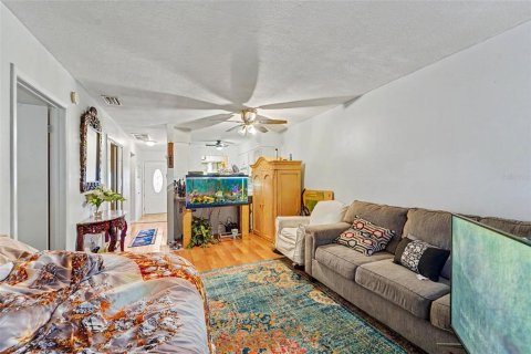 House in Hudson, Florida 2 bedrooms, 82.5 sq.m. № 2202459 - photo 4
