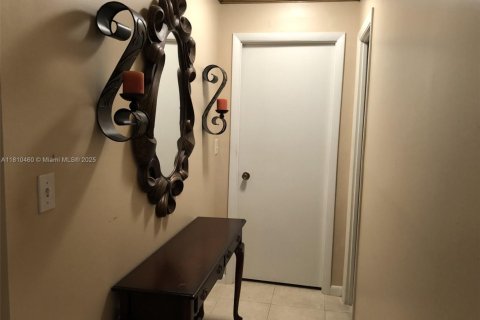 Copropriété à vendre à Miami, Floride: 2 chambres, 136.57 m2 № 1865614 - photo 25