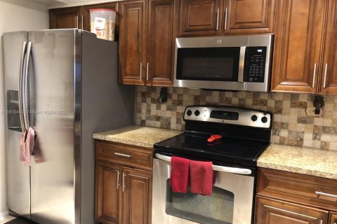Copropriété à vendre à Miami, Floride: 2 chambres, 136.57 m2 № 1865614 - photo 16