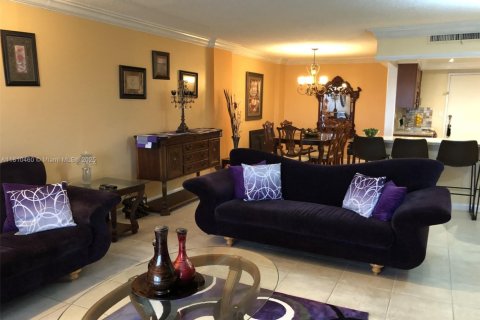 Copropriété à vendre à Miami, Floride: 2 chambres, 136.57 m2 № 1865614 - photo 10