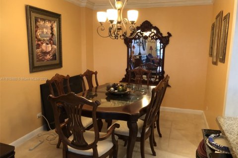 Copropriété à vendre à Miami, Floride: 2 chambres, 136.57 m2 № 1865614 - photo 12