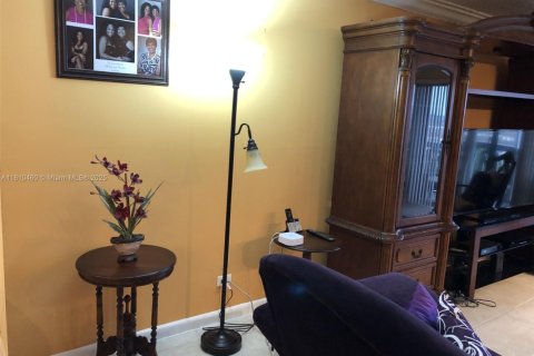 Copropriété à vendre à Miami, Floride: 2 chambres, 136.57 m2 № 1865614 - photo 13