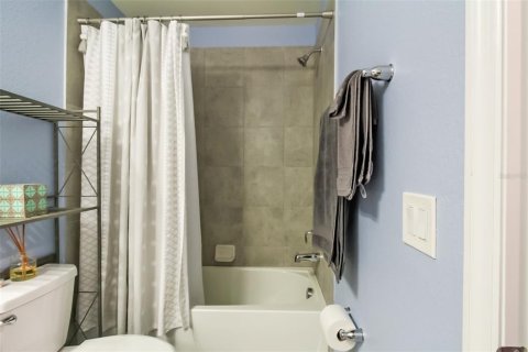 Condo in Bradenton, Florida, 2 bedrooms  № 957990 - photo 22