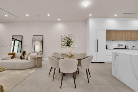 Adosado en alquiler en Fort Lauderdale, Florida, 3 dormitorios № 1993064 - foto 16