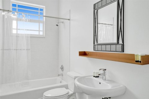 Casa en alquiler en Fort Lauderdale, Florida, 6 dormitorios, 340.86 m2 № 2055162 - foto 24