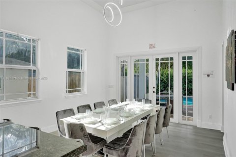 Casa en alquiler en Fort Lauderdale, Florida, 6 dormitorios, 340.86 m2 № 2055162 - foto 11