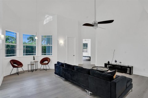 Casa en alquiler en Fort Lauderdale, Florida, 6 dormitorios, 340.86 m2 № 2055162 - foto 15