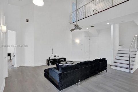 Casa en alquiler en Fort Lauderdale, Florida, 6 dormitorios, 340.86 m2 № 2055162 - foto 19