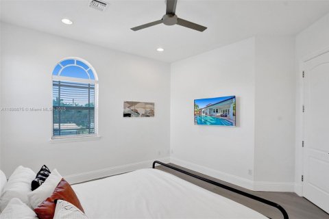 Casa en alquiler en Fort Lauderdale, Florida, 6 dormitorios, 340.86 m2 № 2055162 - foto 30