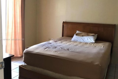 Condo in Miami, Florida, 2 bedrooms  № 2043118 - photo 6