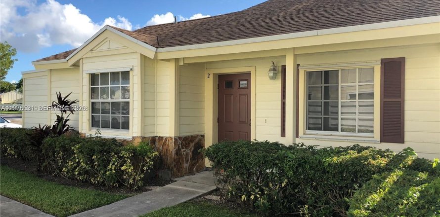 Condo in Miami, Florida, 2 bedrooms  № 2043118