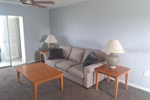 Condo in New Port Richey, Florida, 1 bedroom № 2222164 - photo 2