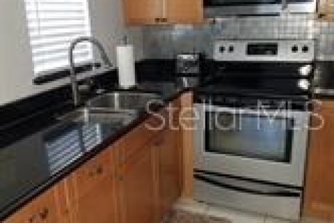 Condo in New Port Richey, Florida, 1 bedroom № 2222164 - photo 7