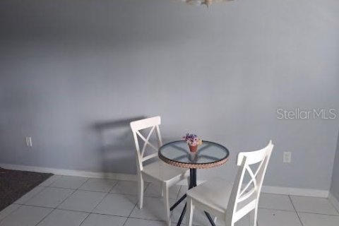 Condo in New Port Richey, Florida, 1 bedroom № 2222164 - photo 6