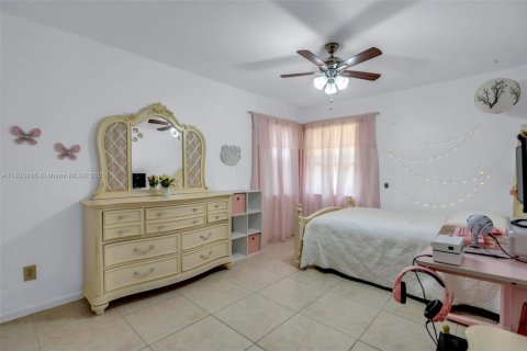House in Coral Springs, Florida 4 bedrooms, 203.27 sq.m. № 1823501 - photo 28
