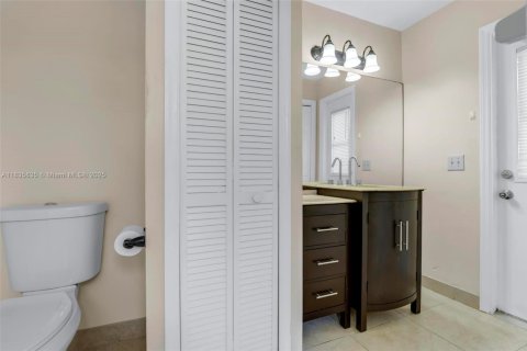 House in Coral Springs, Florida 4 bedrooms, 203.27 sq.m. № 1823501 - photo 29