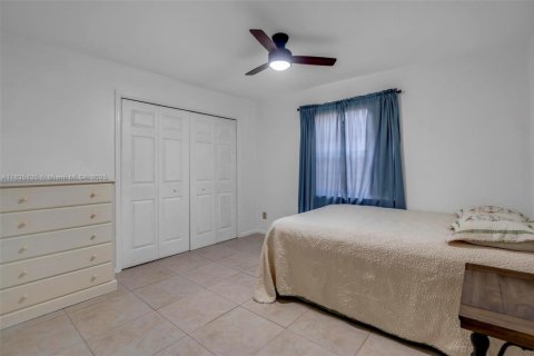 House in Coral Springs, Florida 4 bedrooms, 203.27 sq.m. № 1823501 - photo 26