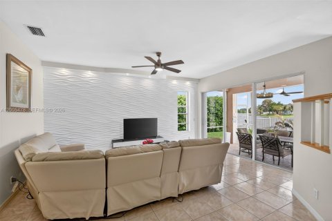 Villa ou maison à vendre à Lake Worth, Floride: 5 chambres, 283.44 m2 № 2070782 - photo 20