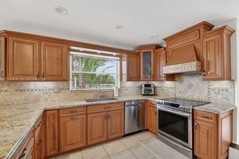 Villa ou maison à vendre à Lake Worth, Floride: 5 chambres, 283.44 m2 № 2070782 - photo 14