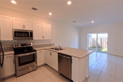 Купить таунхаус в Хомстед, Флорида 3 спальни, 157.47м2, № 1993455 - фото 8