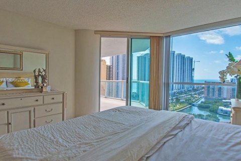 Condominio en alquiler en Sunny Isles Beach, Florida, 2 dormitorios, 163.51 m2 № 2008059 - foto 9